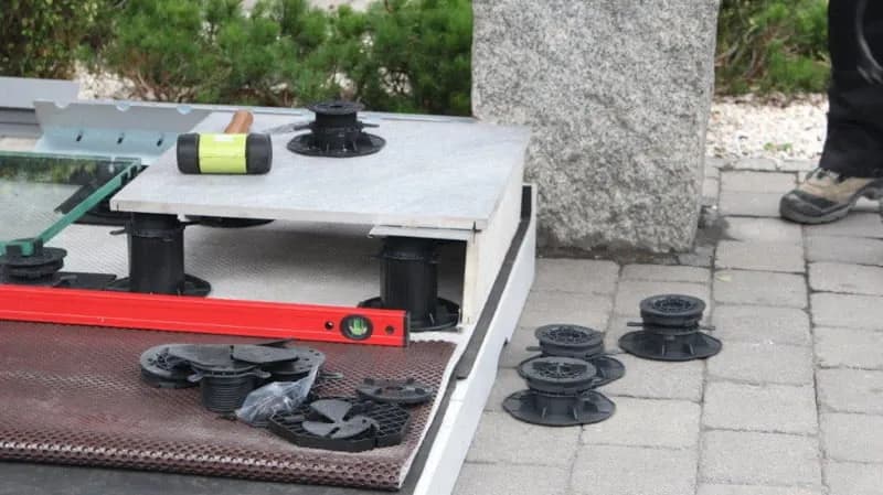 Jak układać podest ogrodowy, aby uniknąć najczęstszych błędów